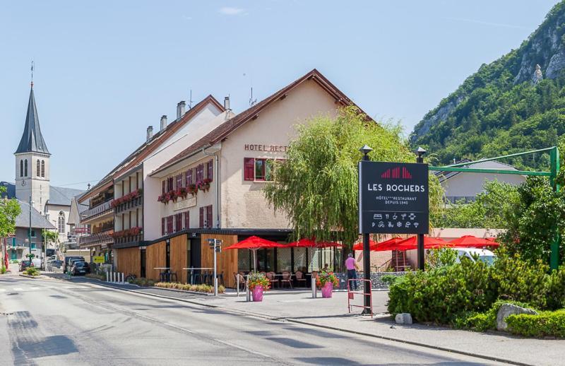 Hotel-Restaurant "Les Rochers" La Balme-de-Sillingy Buitenkant foto